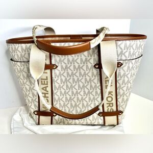 Michael Kors Authentic Leather Maeve Large open Tote Hand Bag Vanilla Lugg NWT